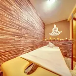 Apartament Away From 538 *