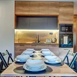 Apartament Away From 538