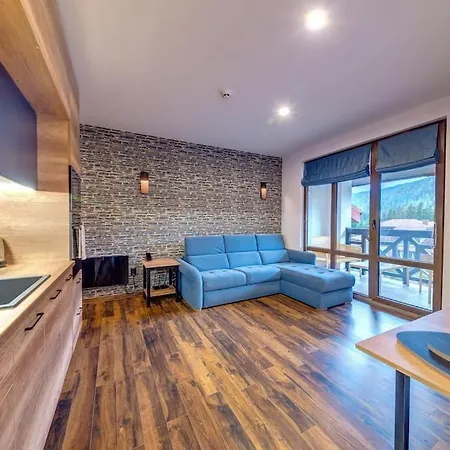 Apartman Away From 538 *