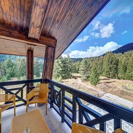 Apartman Away From 538 *
